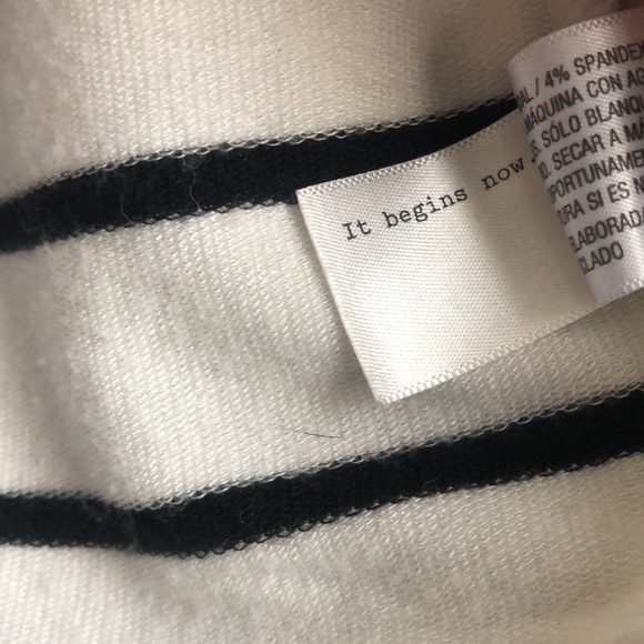 Super soft black and white striped long sleeve turtleneck - Picture 2 of 2